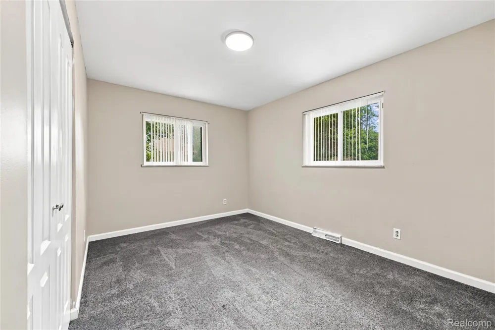 4700 Indianwood Court Independence Charter Township, MI 48348