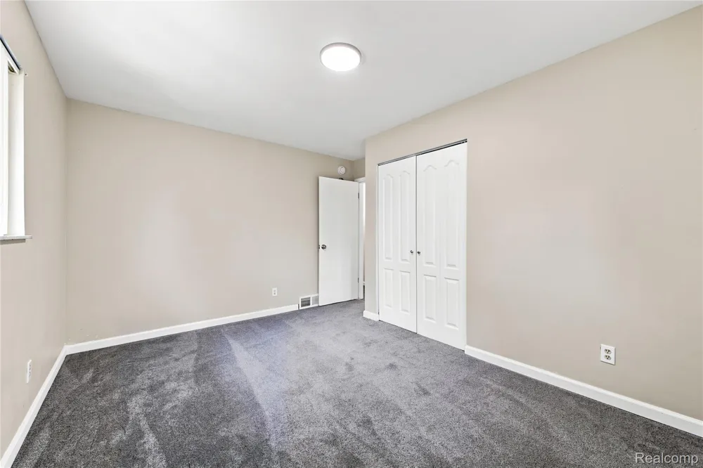4700 Indianwood Court Independence Charter Township, MI 48348