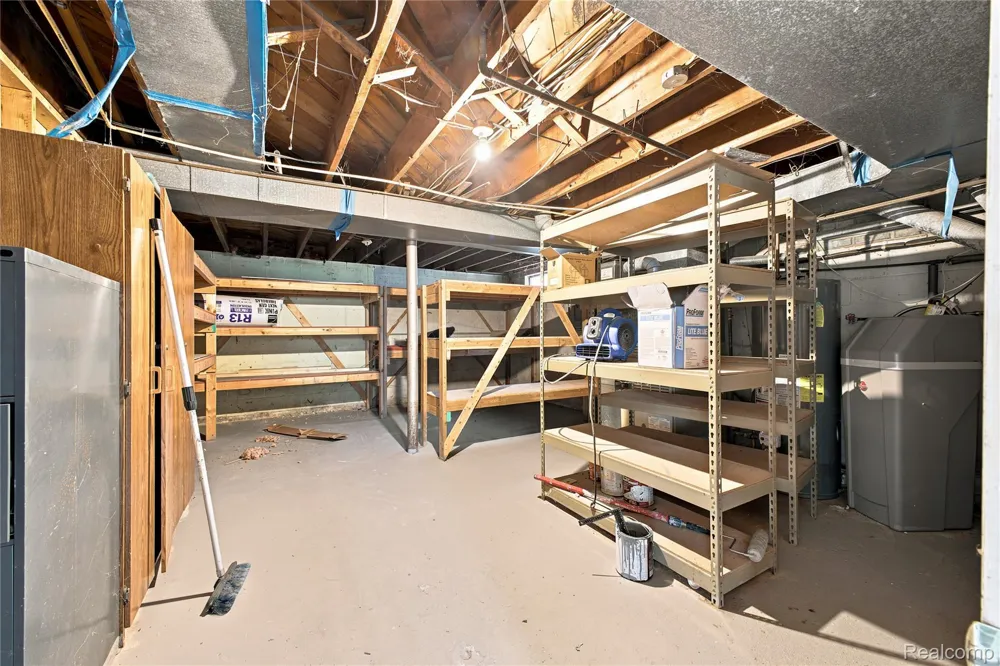 4700 Indianwood Court Independence Charter Township, MI 48348