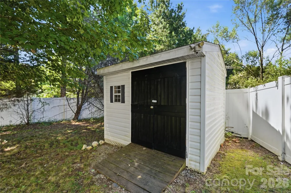 15707 Corsair Court Charlotte, NC 28278