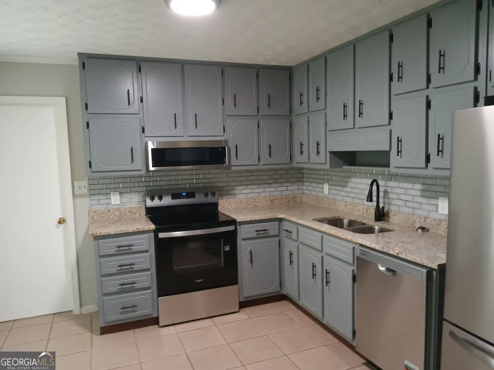 158 Stokes DR Stockbridge, GA 30281