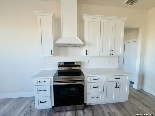 197 LAKEVIEW CIR La Vernia, TX 78121