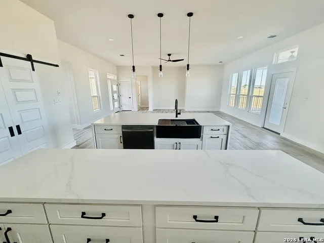 197 LAKEVIEW CIR La Vernia, TX 78121