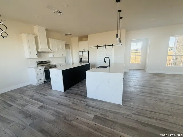 197 LAKEVIEW CIR La Vernia, TX 78121