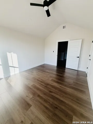 197 LAKEVIEW CIR La Vernia, TX 78121