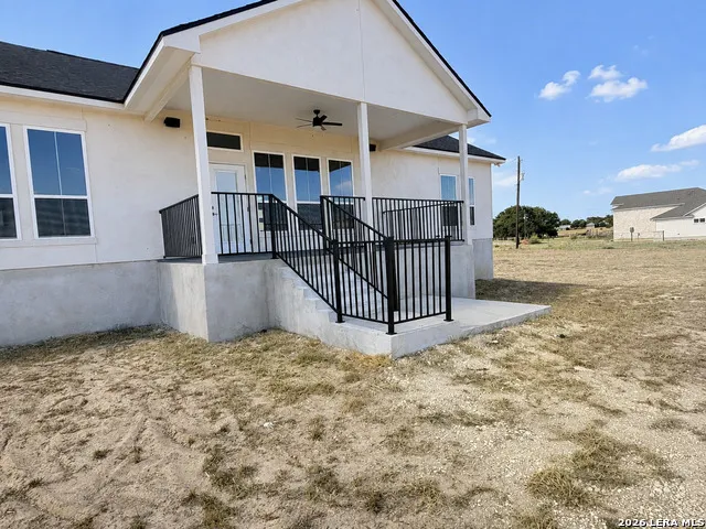 197 LAKEVIEW CIR La Vernia, TX 78121