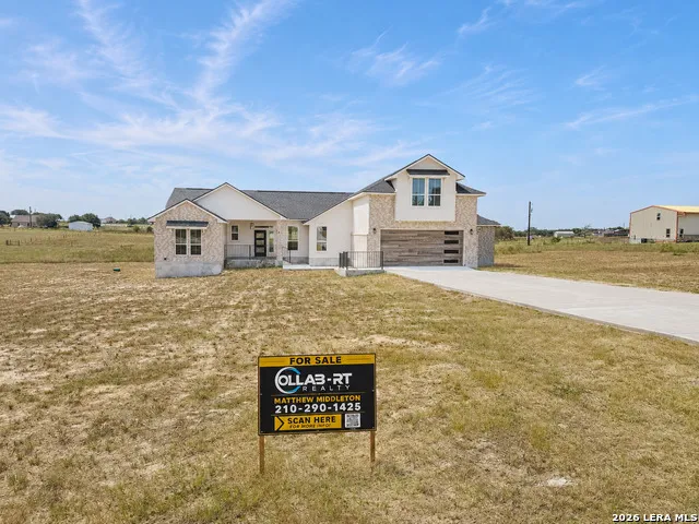 197 LAKEVIEW CIR La Vernia, TX 78121
