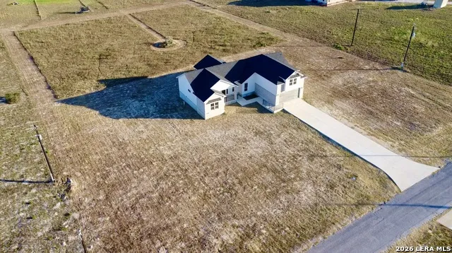 197 LAKEVIEW CIR La Vernia, TX 78121