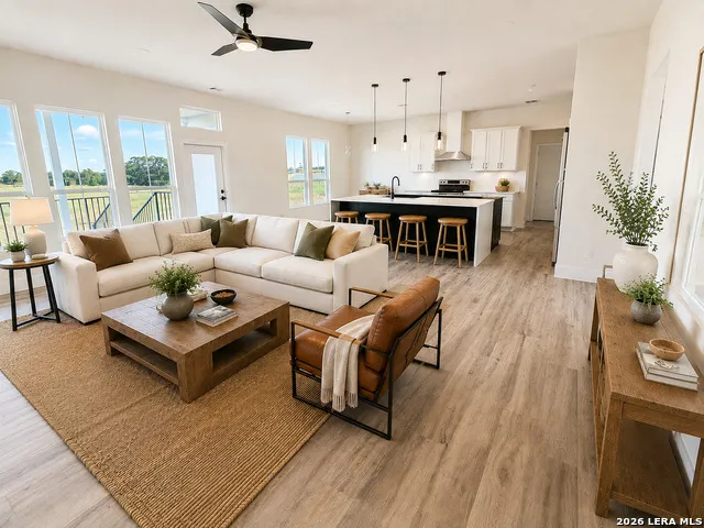197 LAKEVIEW CIR La Vernia, TX 78121