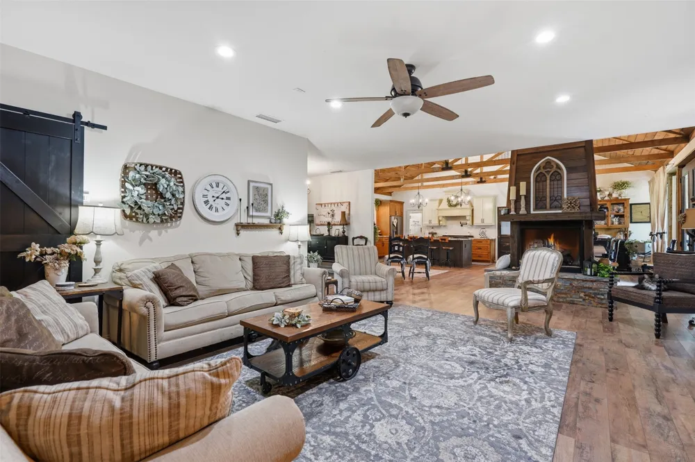 4917 County Road 707 Alvarado, TX 76009