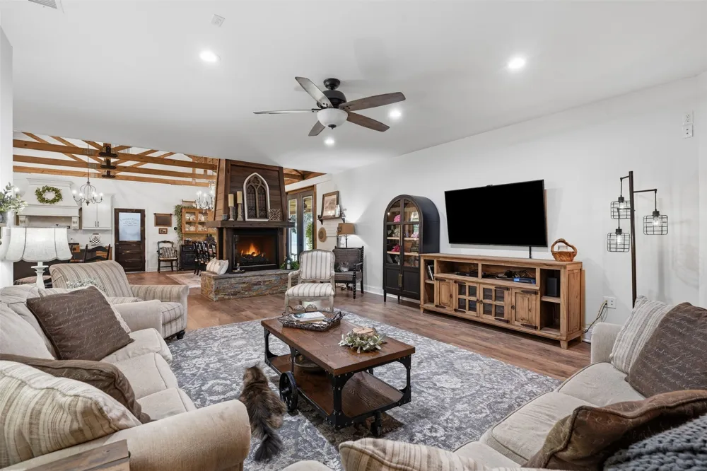 4917 County Road 707 Alvarado, TX 76009