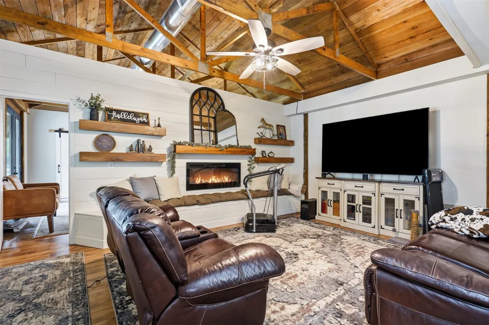 4917 County Road 707 Alvarado, TX 76009