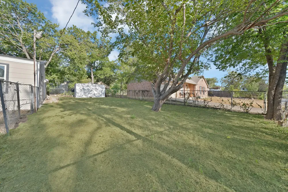 5500 Dartmouth Avenue River Oaks, TX 76114