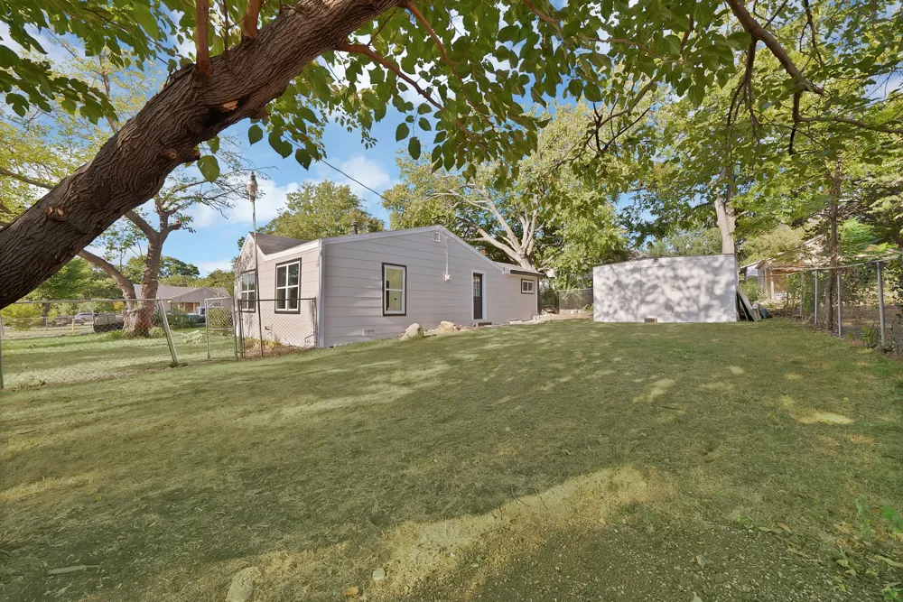 5500 Dartmouth Avenue River Oaks, TX 76114