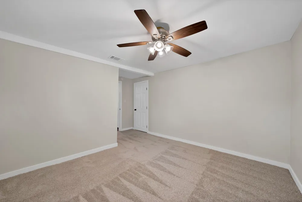 5500 Dartmouth Avenue River Oaks, TX 76114