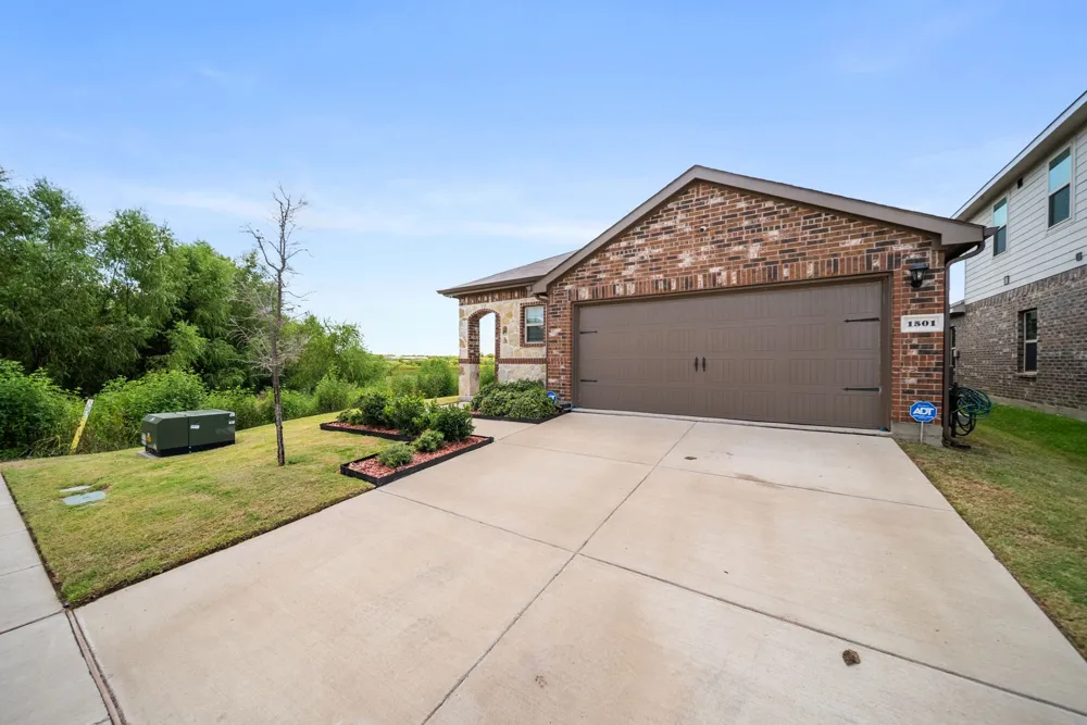 1501 Dilley Lane Forney, TX 75126