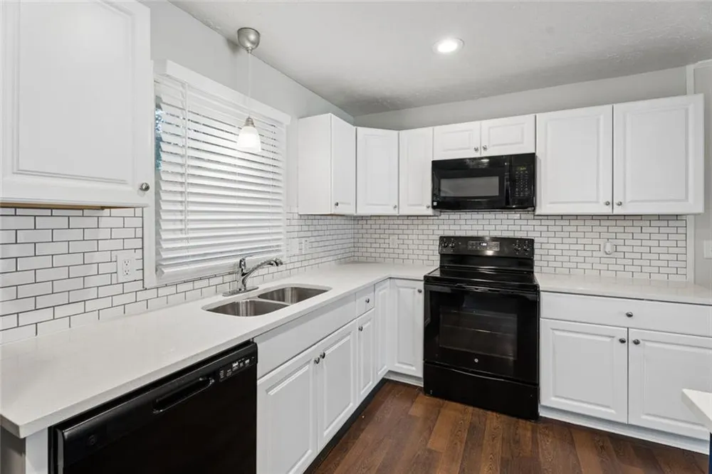1209 Siesta Lane Acworth, GA 30102