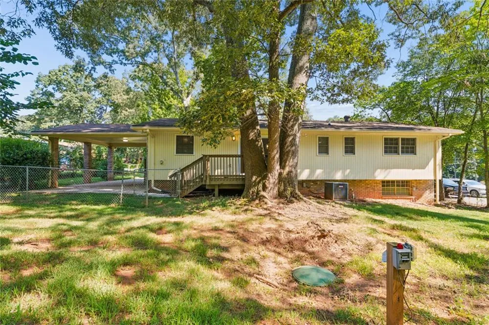 1209 Siesta Lane Acworth, GA 30102