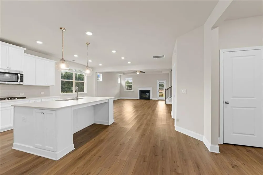 352 Chestnut Chase Hoschton, GA 30548