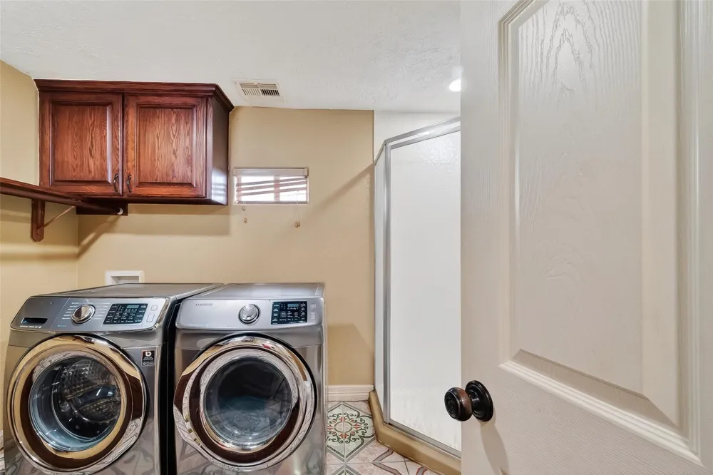 807 Ruth Street Baytown, TX 77520