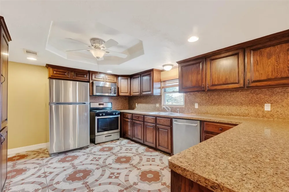 807 Ruth Street Baytown, TX 77520