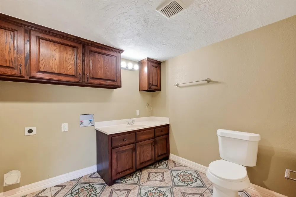 807 Ruth Street Baytown, TX 77520