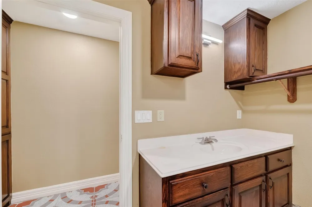 807 Ruth Street Baytown, TX 77520