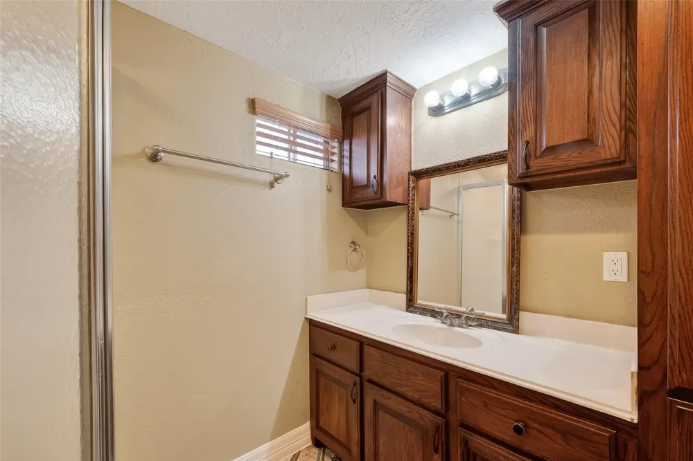 807 Ruth Street Baytown, TX 77520