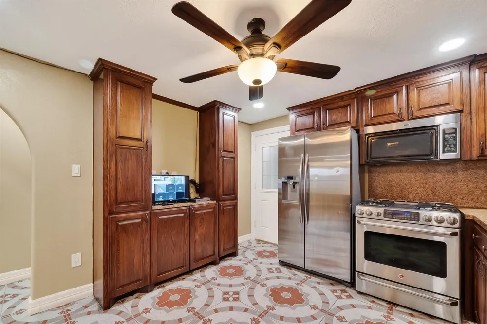 807 Ruth Street Baytown, TX 77520