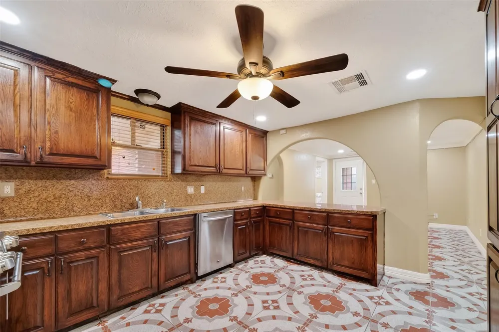807 Ruth Street Baytown, TX 77520