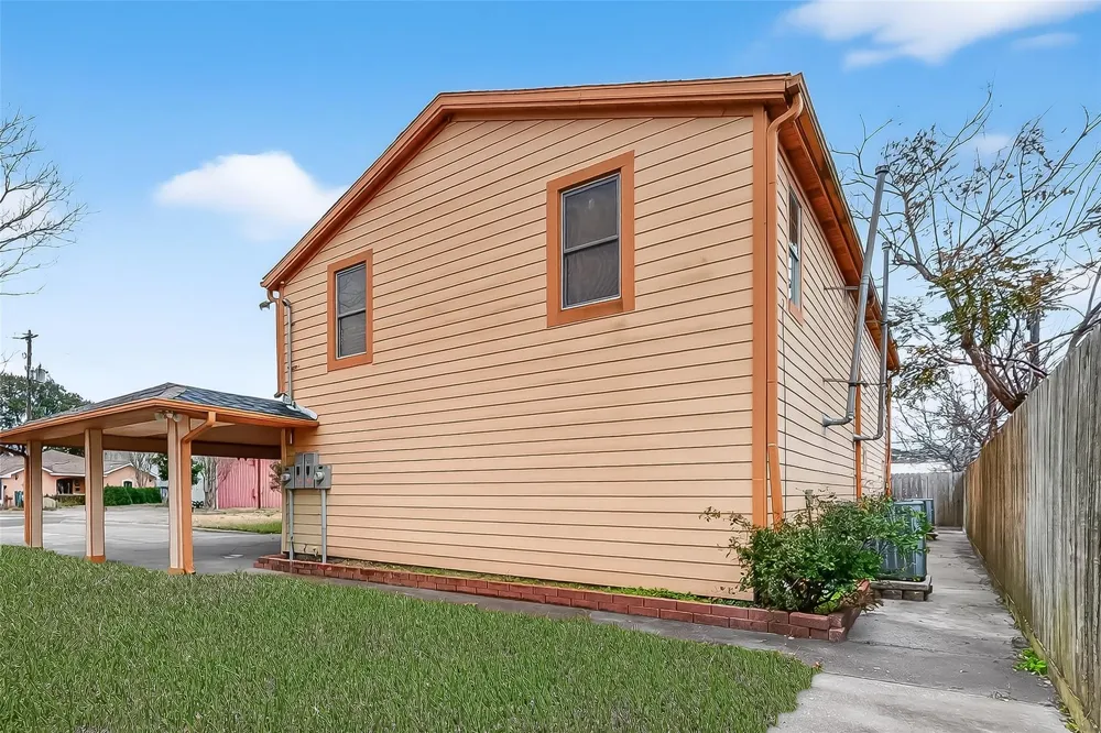 807 Ruth Street Baytown, TX 77520