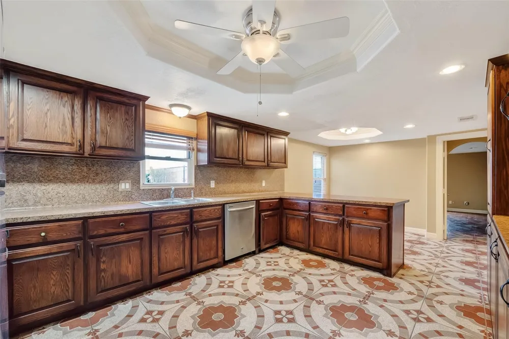 807 Ruth Street Baytown, TX 77520
