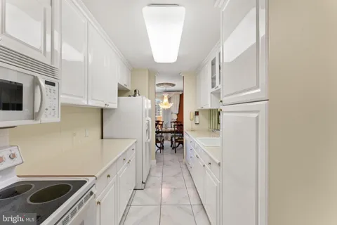 1901 JOHN F KENNEDY BOULEVARD #2409-10