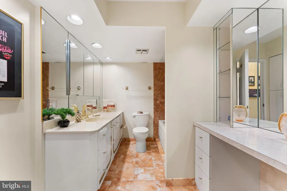 1901 JOHN F KENNEDY BOULEVARD #2409-10 Philadelphia, PA 19103