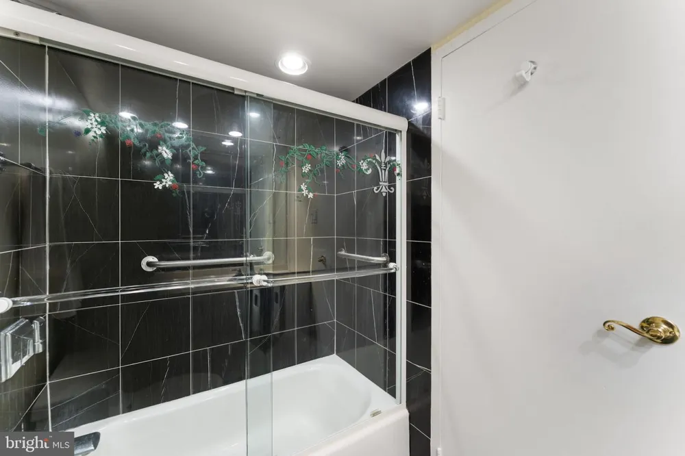 1901 JOHN F KENNEDY BOULEVARD #2409-10 Philadelphia, PA 19103