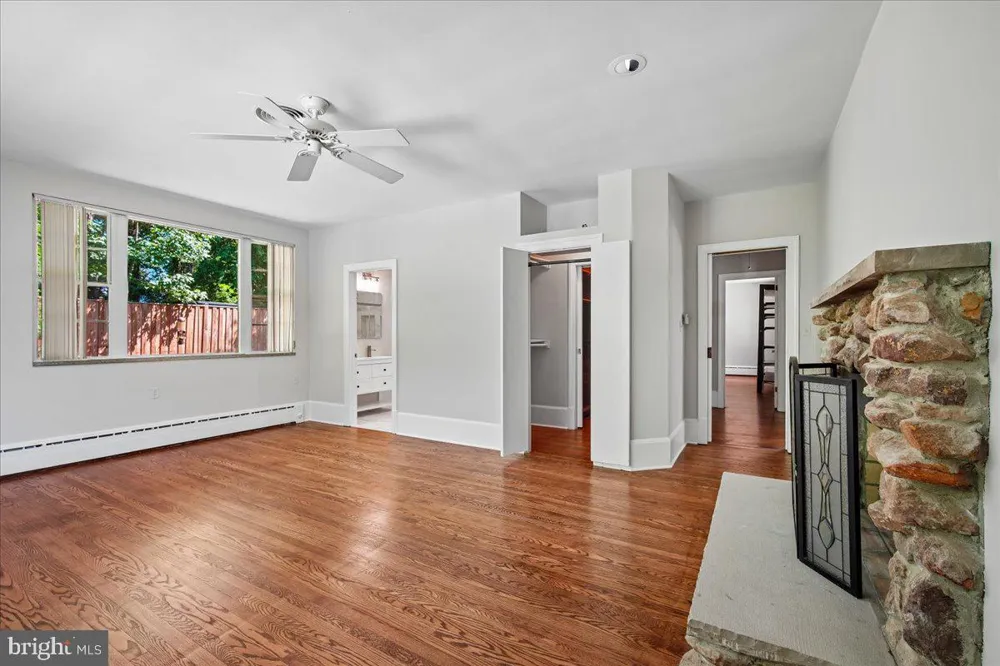 8106 W BOULEVARD DRIVE Alexandria, VA 22308