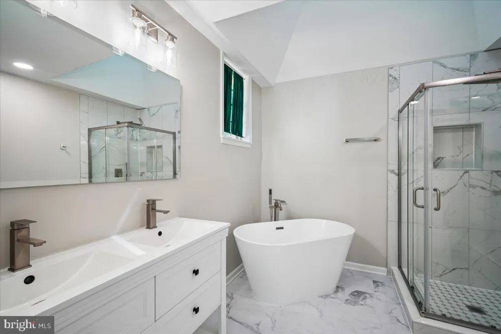 8106 W BOULEVARD DRIVE Alexandria, VA 22308