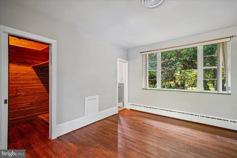 8106 W BOULEVARD DRIVE Alexandria, VA 22308