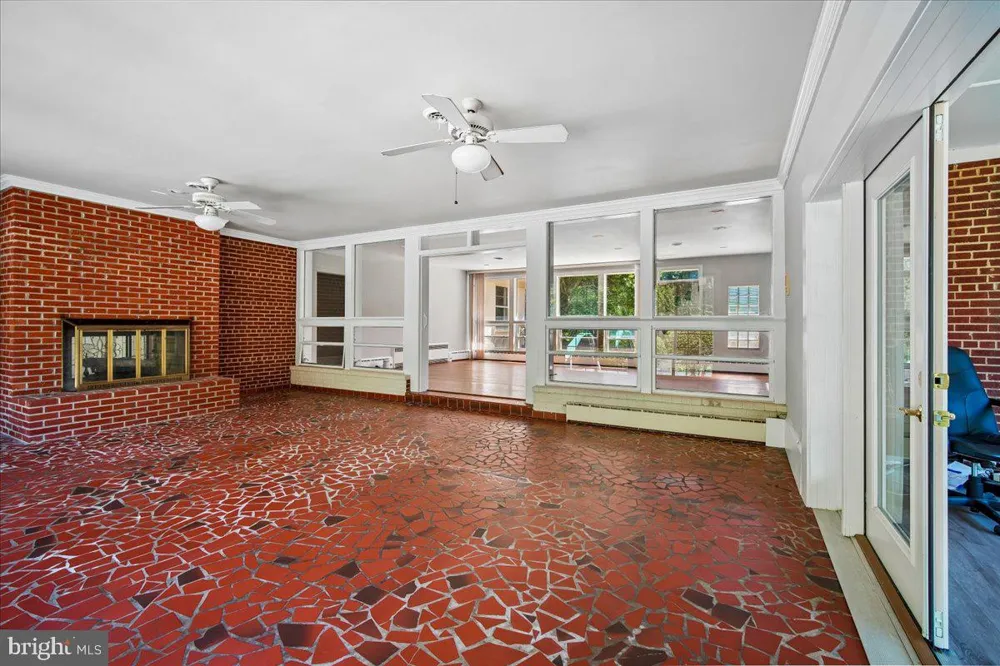 8106 W BOULEVARD DRIVE Alexandria, VA 22308