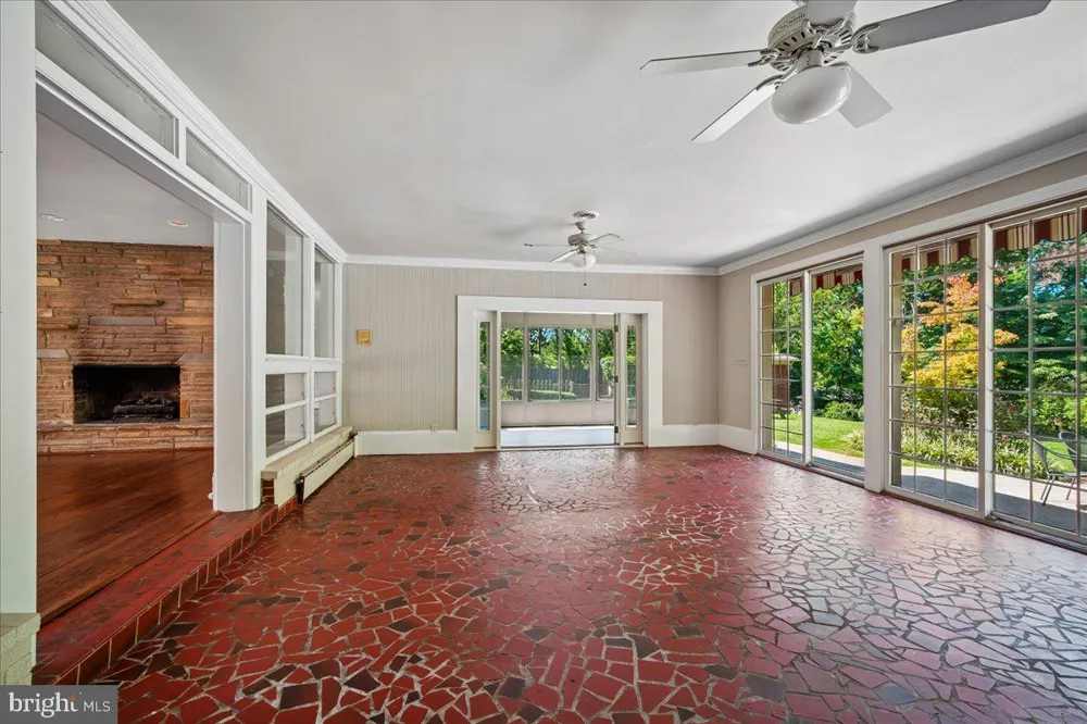 8106 W BOULEVARD DRIVE Alexandria, VA 22308