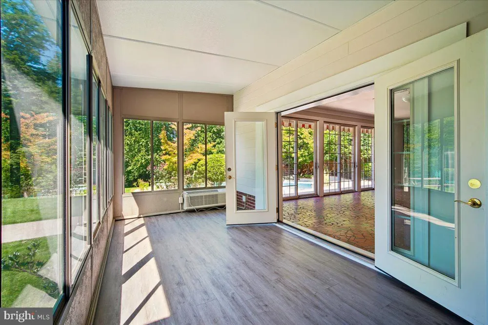 8106 W BOULEVARD DRIVE Alexandria, VA 22308