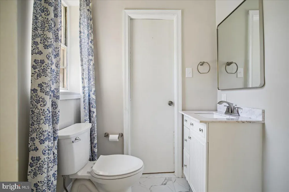 8106 W BOULEVARD DRIVE Alexandria, VA 22308