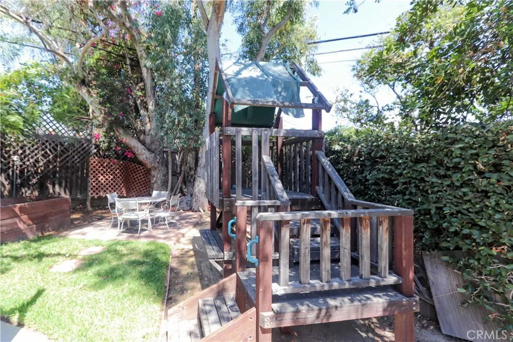 419 E Sunny Hills Fullerton, CA 92835