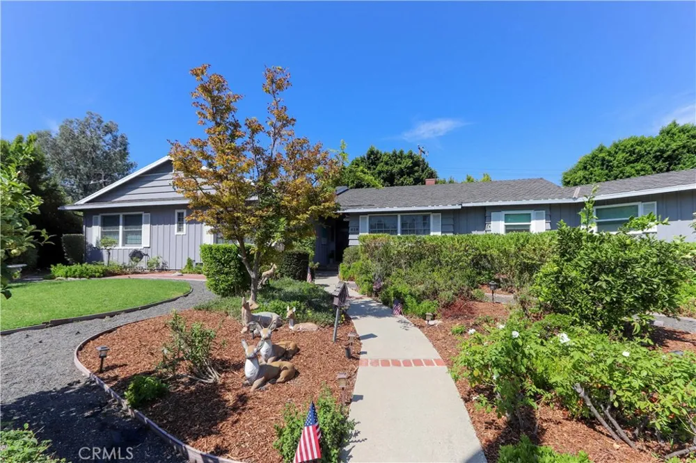 419 E Sunny Hills Fullerton, CA 92835
