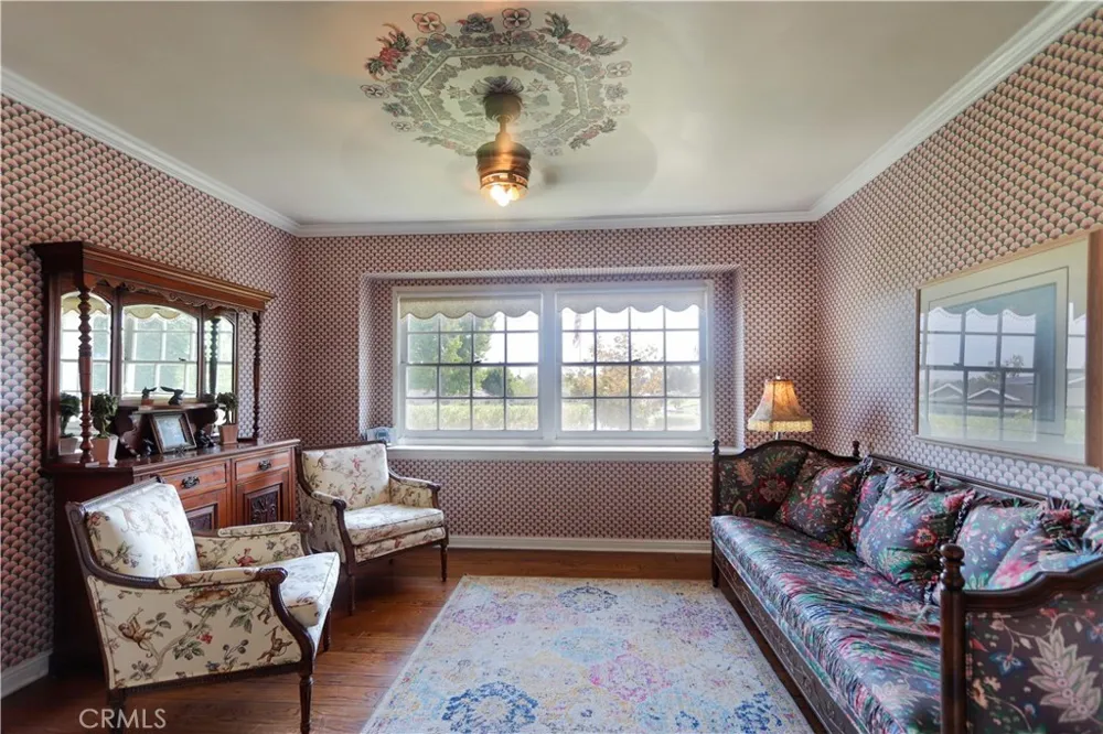 419 E Sunny Hills Fullerton, CA 92835