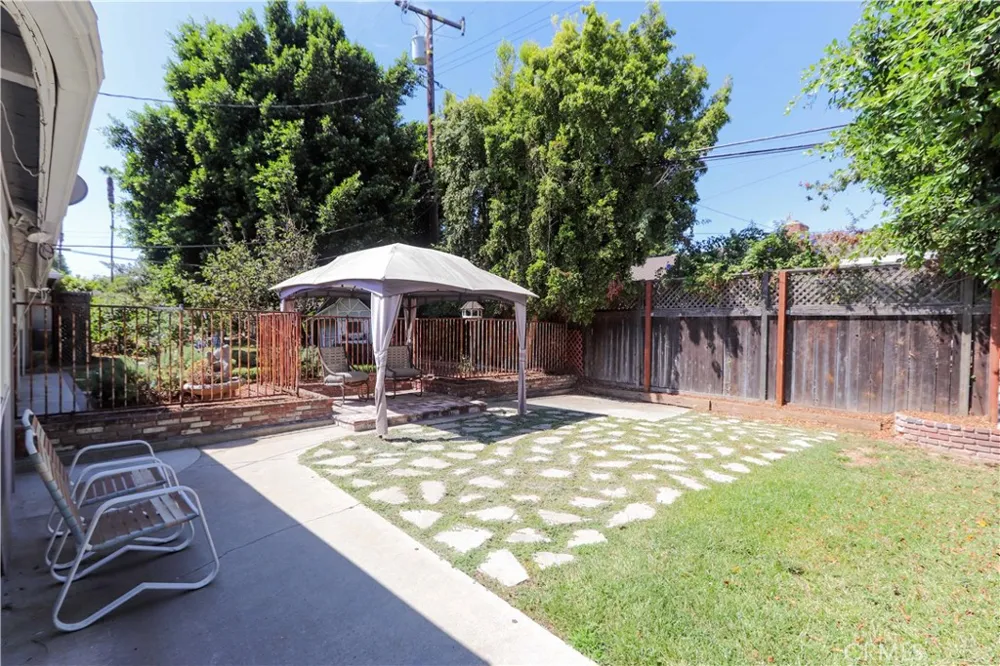 419 E Sunny Hills Fullerton, CA 92835