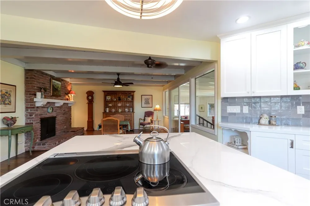 419 E Sunny Hills Fullerton, CA 92835