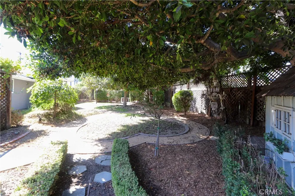 419 E Sunny Hills Fullerton, CA 92835