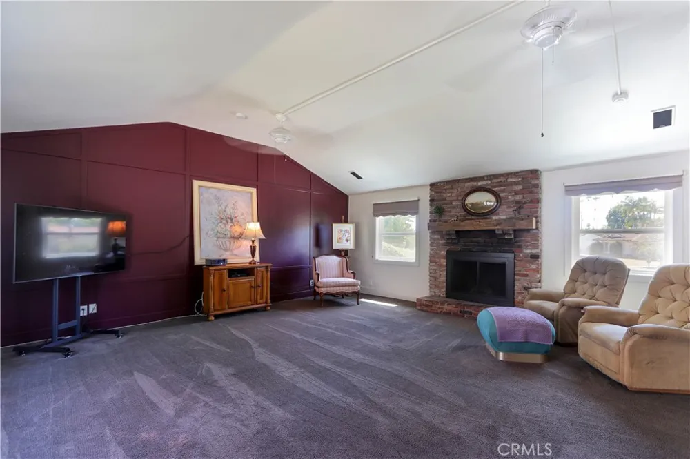 419 E Sunny Hills Fullerton, CA 92835
