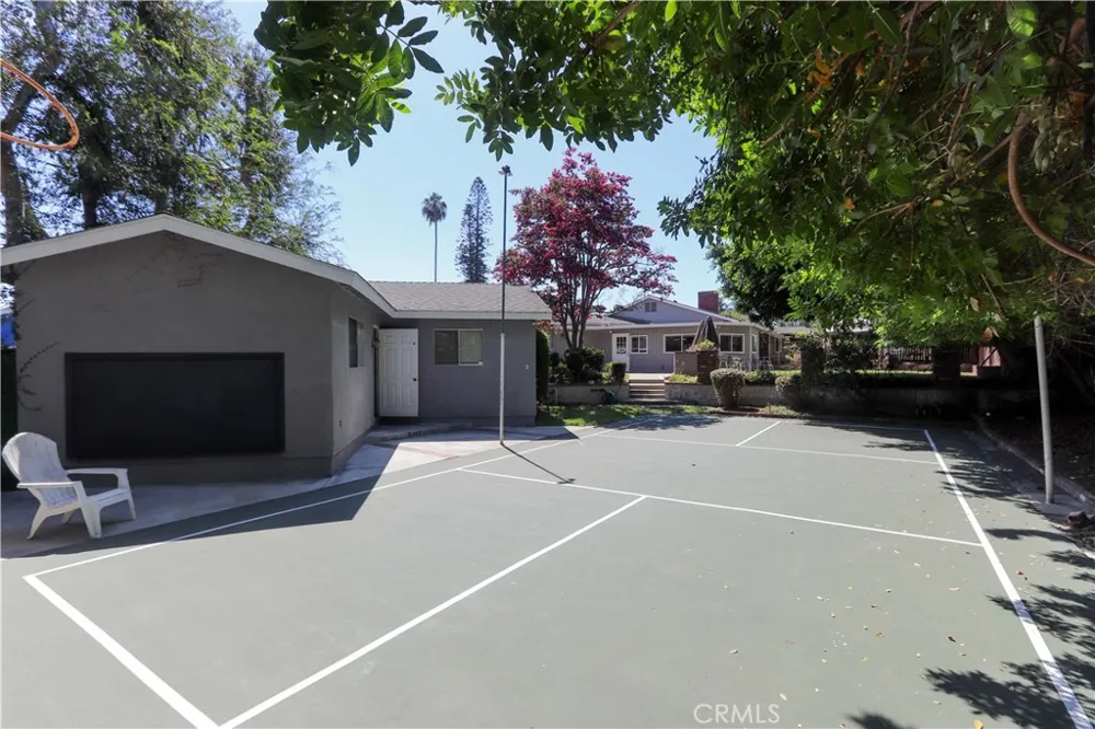 419 E Sunny Hills Fullerton, CA 92835